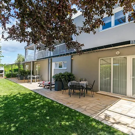 Apartment Dama